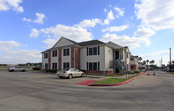 Falcon Pointe in Rosenberg, TX - Building Photo - Building Photo