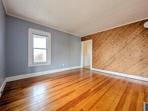 33 Red Mountain Ave in Torrington, CT - Building Photo - Building Photo
