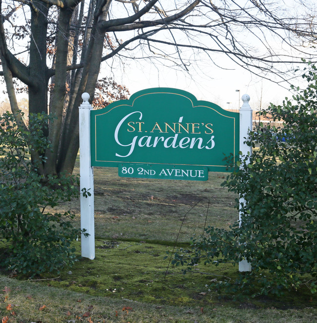 Saint Anne's Garden in Brentwood, NY - Building Photo - Building Photo