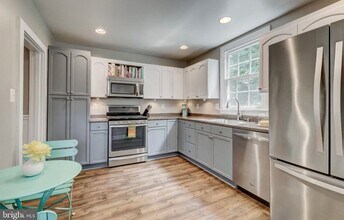 430 E Pennsylvania Ave in Towson, MD - Foto de edificio - Building Photo