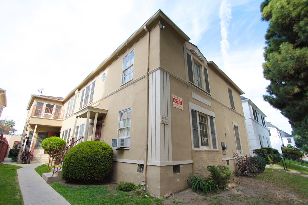 4225 Degnan Blvd in Los Angeles, CA - Building Photo