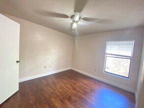 384 Acorn Ln in Leesburg, FL - Building Photo - Building Photo