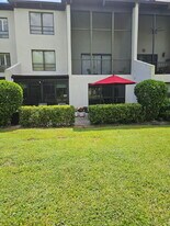 900 Greensward Ln in Delray Beach, FL - Building Photo