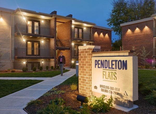 Pendleton Flats in Kansas City, MO - Building Photo