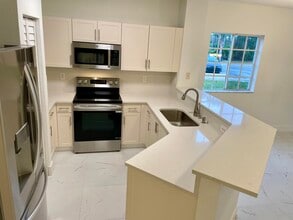 4987 SE Mariner Garden Cir in Stuart, FL - Building Photo - Building Photo