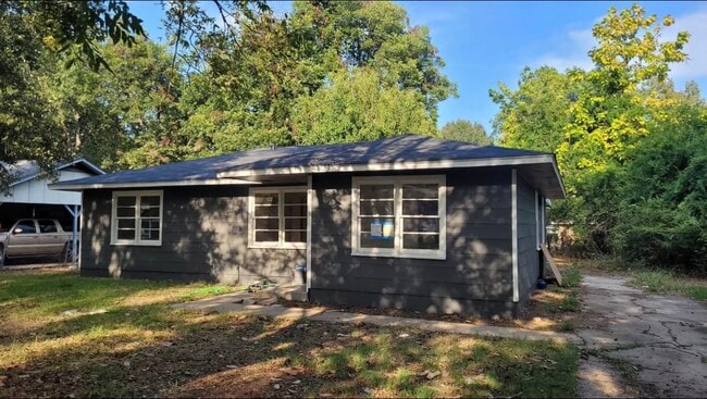 property at 1176 Wanda Dr