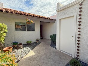 6533 N Maryland Cir in Phoenix, AZ - Building Photo - Building Photo