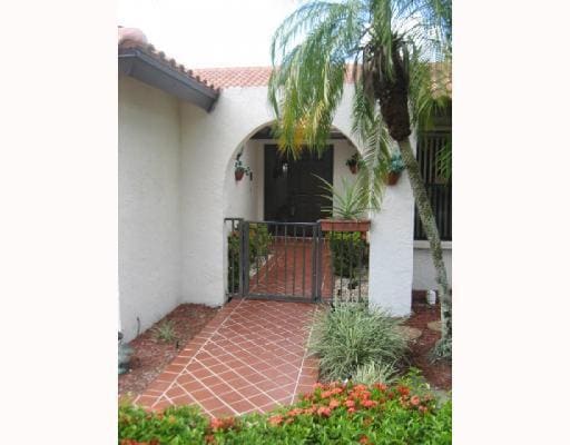 7698 Solimar Cir in Boca Raton, FL - Building Photo - Building Photo