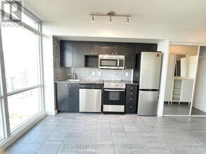 11 Brunel Ct in Toronto, ON - Building Photo - Building Photo
