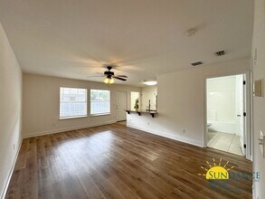 789-B Navy St in Fort Walton Beach, FL - Building Photo - Building Photo