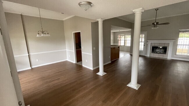 1952 Salisbury Way in Hinesville, GA - Building Photo - Building Photo