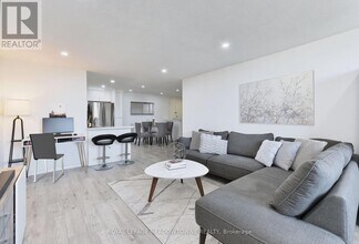 6720 Glen Erin Dr in Mississauga, ON - Building Photo - Building Photo