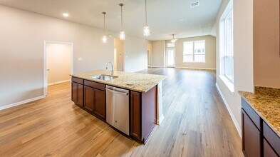 3526 Pinevale Ct in Conroe, TX - Building Photo - Building Photo