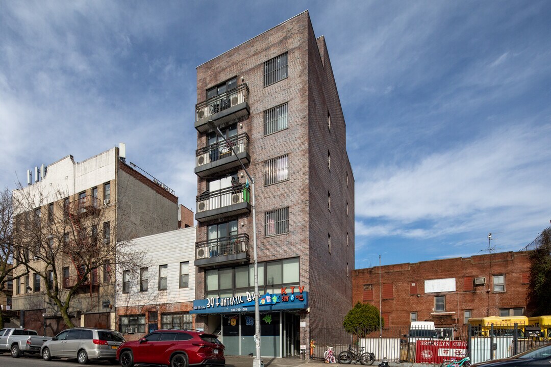 3914 8th Ave in Brooklyn, NY - Building Photo