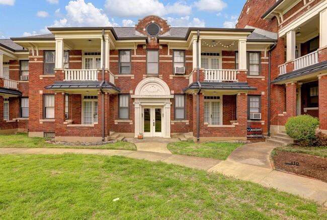 property at 308 S Cleveland St