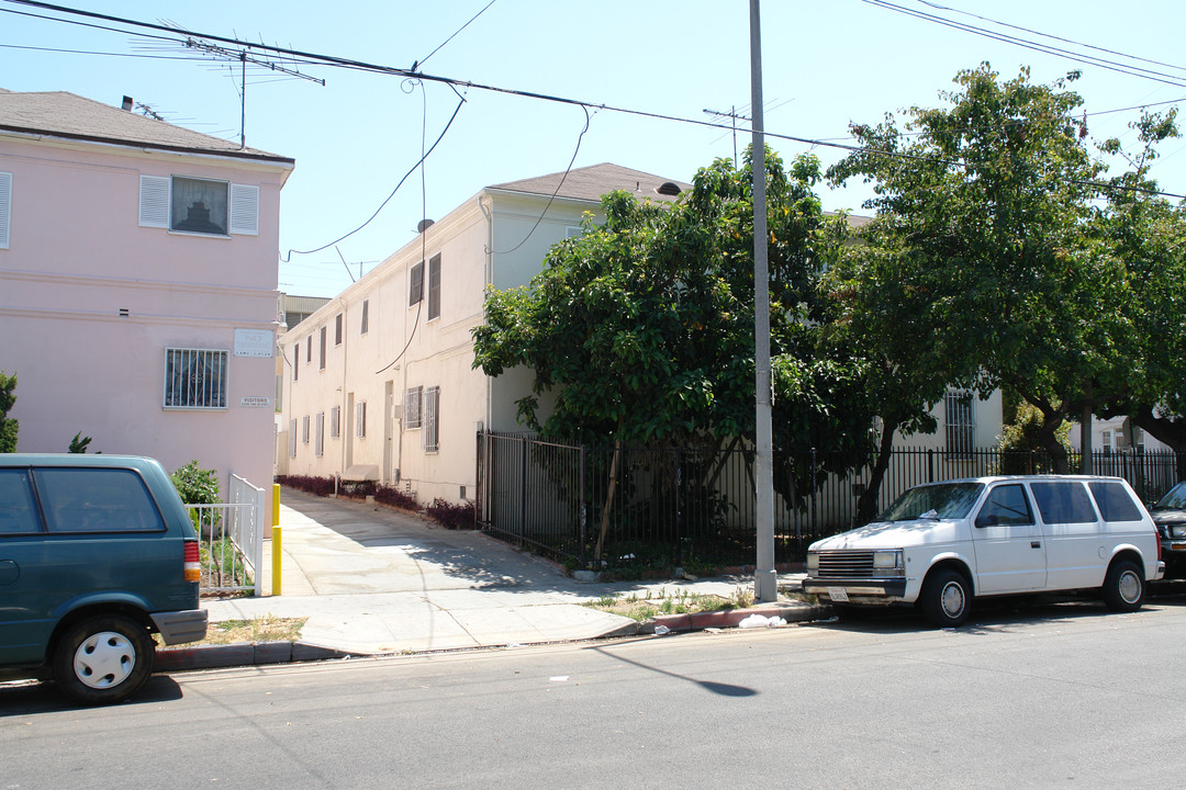 850 S Westmoreland Ave in Los Angeles, CA - Foto de edificio