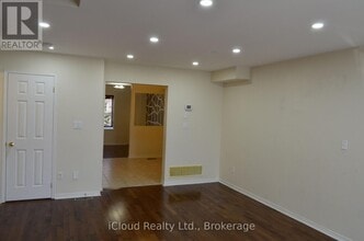 319 Aspendale Cres in Mississauga, ON - Building Photo - Building Photo