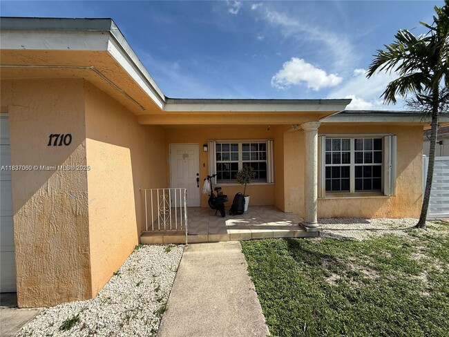 1710 NW 154th St in Opa Locka, FL - Building Photo - Building Photo