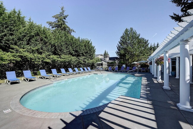 Evergreen Heights in Kirkland, WA - Foto de edificio - Building Photo