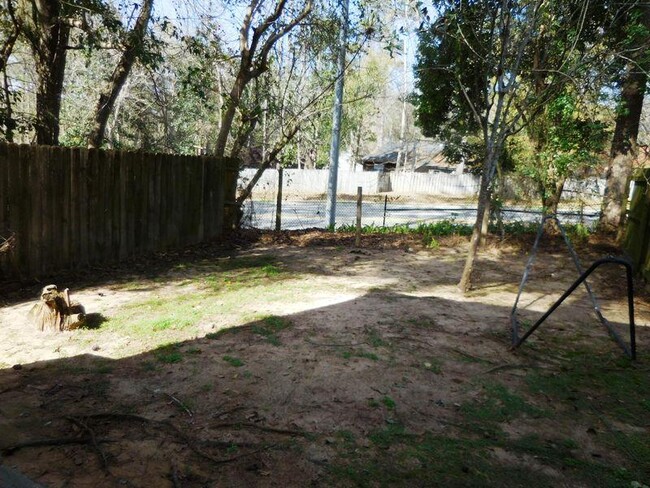 2304 Claremont Ln in Tallahassee, FL - Building Photo - Building Photo