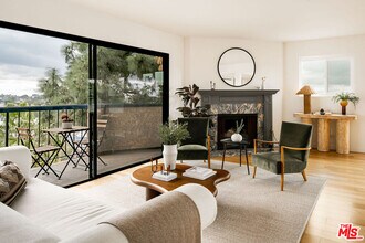 3375 Descanso Dr in Los Angeles, CA - Building Photo - Building Photo