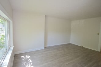 104 N 39th St in Seattle, WA - Building Photo - Building Photo