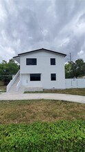 6201 SW 22nd St in Miami, FL - Building Photo - Building Photo