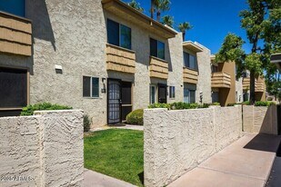 4600 N 68th St in Scottsdale, AZ - Building Photo