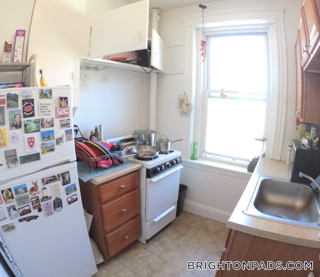 1450 Commonwealth Ave in Boston, MA - Building Photo - Building Photo