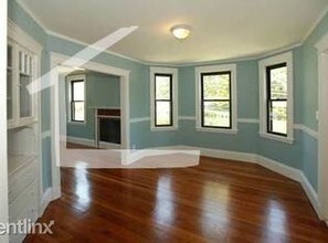 508 Heath St, Unit 1 in Brookline, MA - Building Photo - Building Photo