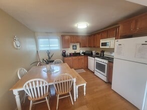 89 Ashworth Ave in Hampton, NH - Building Photo - Building Photo