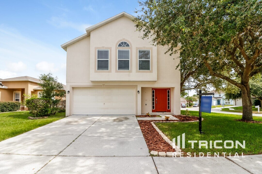 24802 Permit Way in Land O Lakes, FL - Building Photo