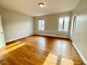 825 Collins St in Pittsburgh, PA - Building Photo - Building Photo