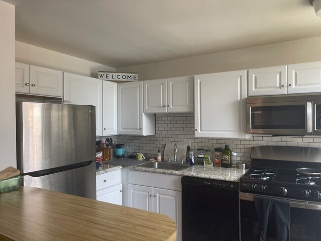 6344 Marchand St, Unit 2 in Pittsburgh, PA - Building Photo - Building Photo