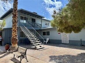 390 N 13th St in Las Vegas, NV - Building Photo - Building Photo