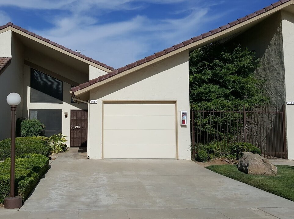 5740 N Monte Ave in Fresno, CA - Building Photo