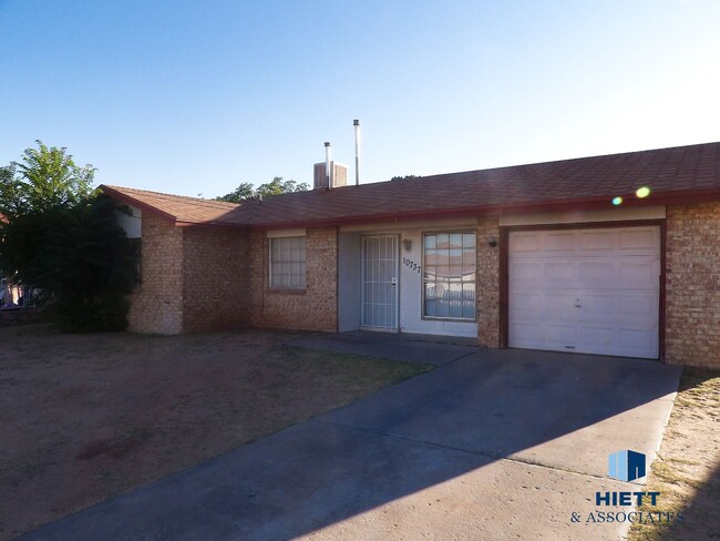 property at 10737 Aquamarine St
