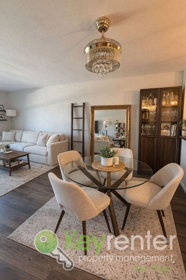 3030 Suncrest Dr in San Diego, CA - Building Photo - Building Photo