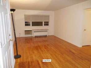 2350 5th St, Unit A10 in Fort Lee, NJ - Building Photo - Building Photo