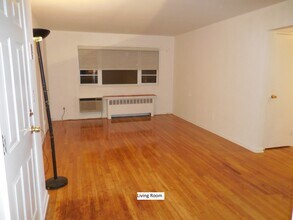 2350 5th St, Unit A10 in Fort Lee, NJ - Building Photo - Building Photo