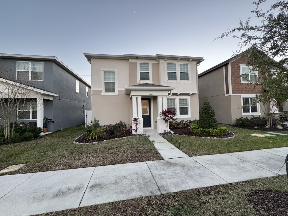 11842 Sunsail Ave in Orlando, FL - Building Photo