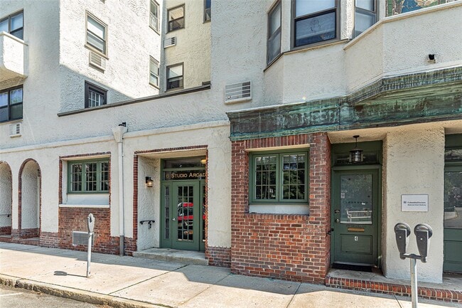 6 Studio Arcade in Bronxville, NY - Building Photo - Building Photo