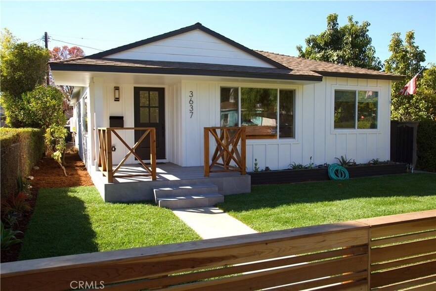 3637 Ashwood Ave, Unit 2105 in Los Angeles, CA - Building Photo