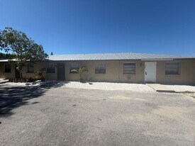1931 Sunshine Blvd in Naples, FL - Building Photo