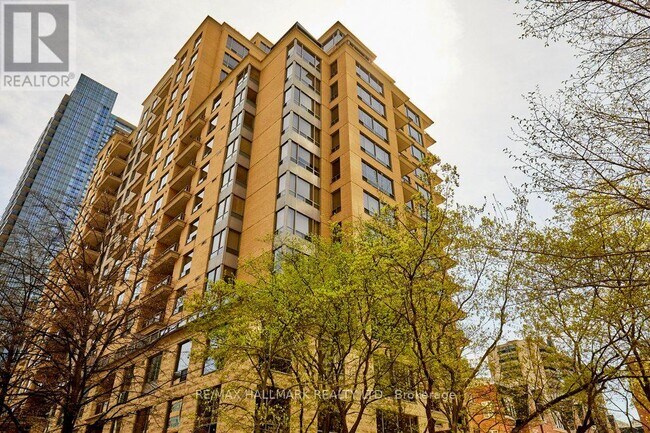 property at 123 Eglinton Ave E