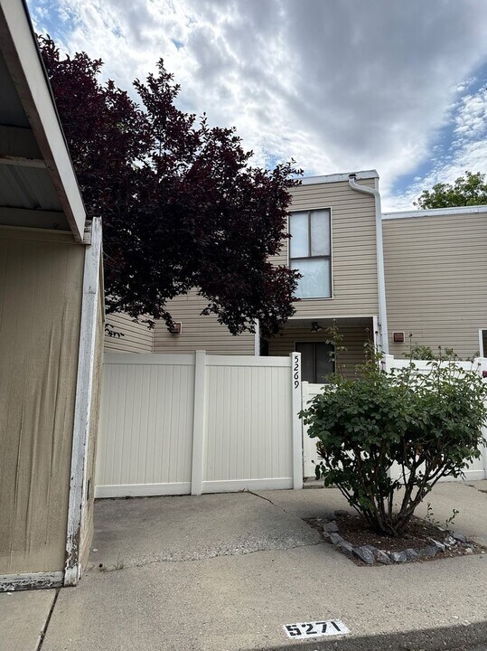 5269 S Rome Beauty Pk in Murray, UT - Building Photo