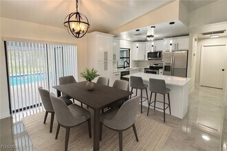 528 SE 32nd Terrace in Cape Coral, FL - Building Photo - Building Photo