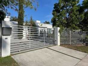 9007 NE 10th Ave in Miami, FL - Building Photo - Building Photo