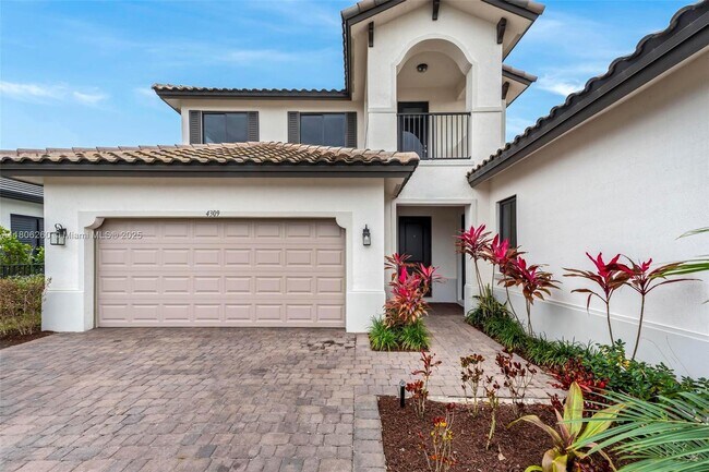 4309 SW 176th Ave in Miramar, FL - Building Photo - Building Photo