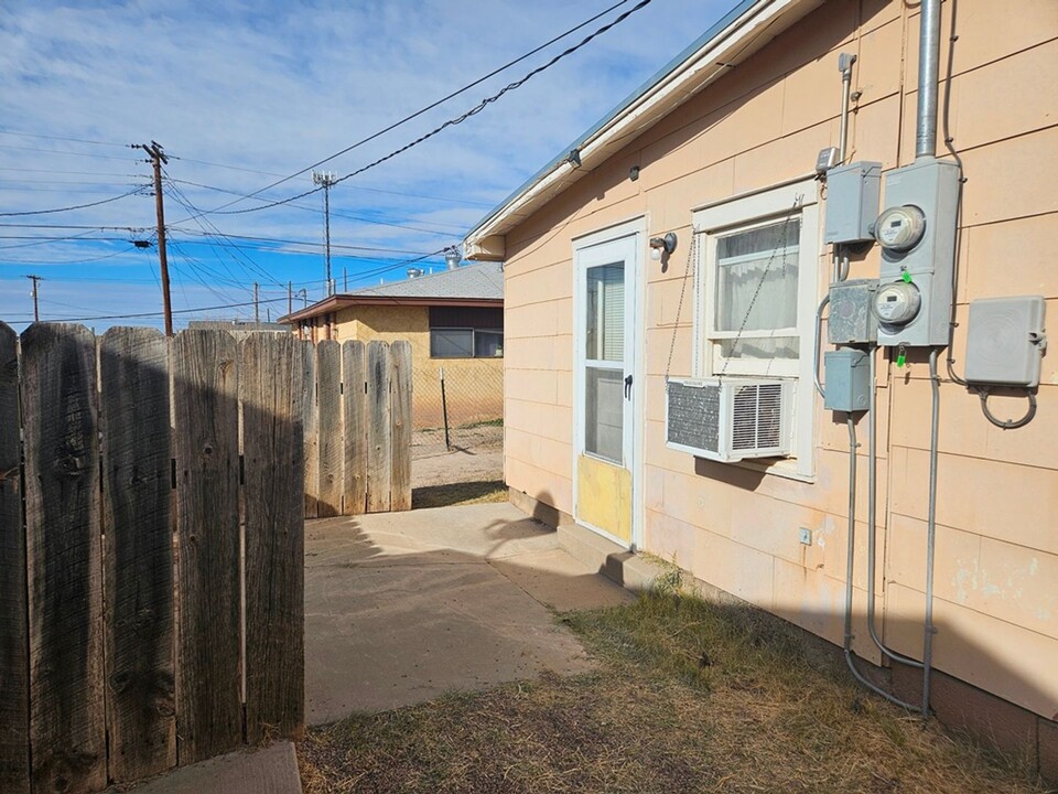 2507 Alaska Ave in Alamogordo, NM - Building Photo